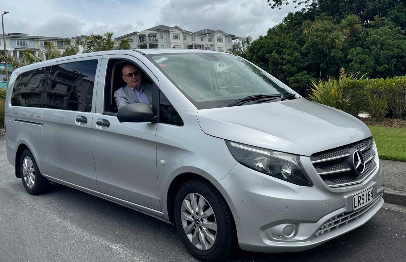 The-Smarter-Way-to-Reach-Auckland-Airport-in-Style-with-Airport-Shuttle-Services